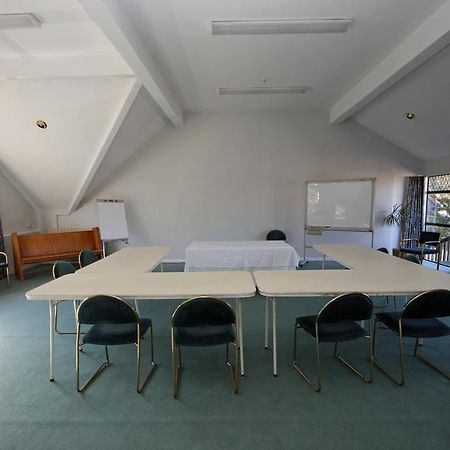 Champers Motor Inn Lower Hutt Bagian luar foto