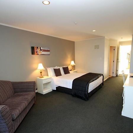 Champers Motor Inn Lower Hutt Bagian luar foto