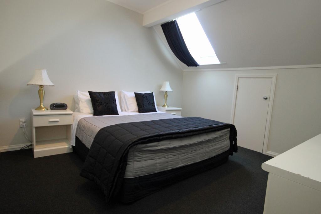 Champers Motor Inn Lower Hutt Bagian luar foto