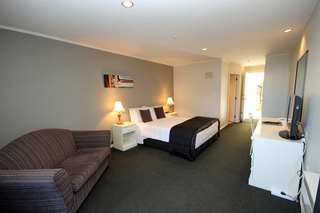 Champers Motor Inn Lower Hutt Bagian luar foto