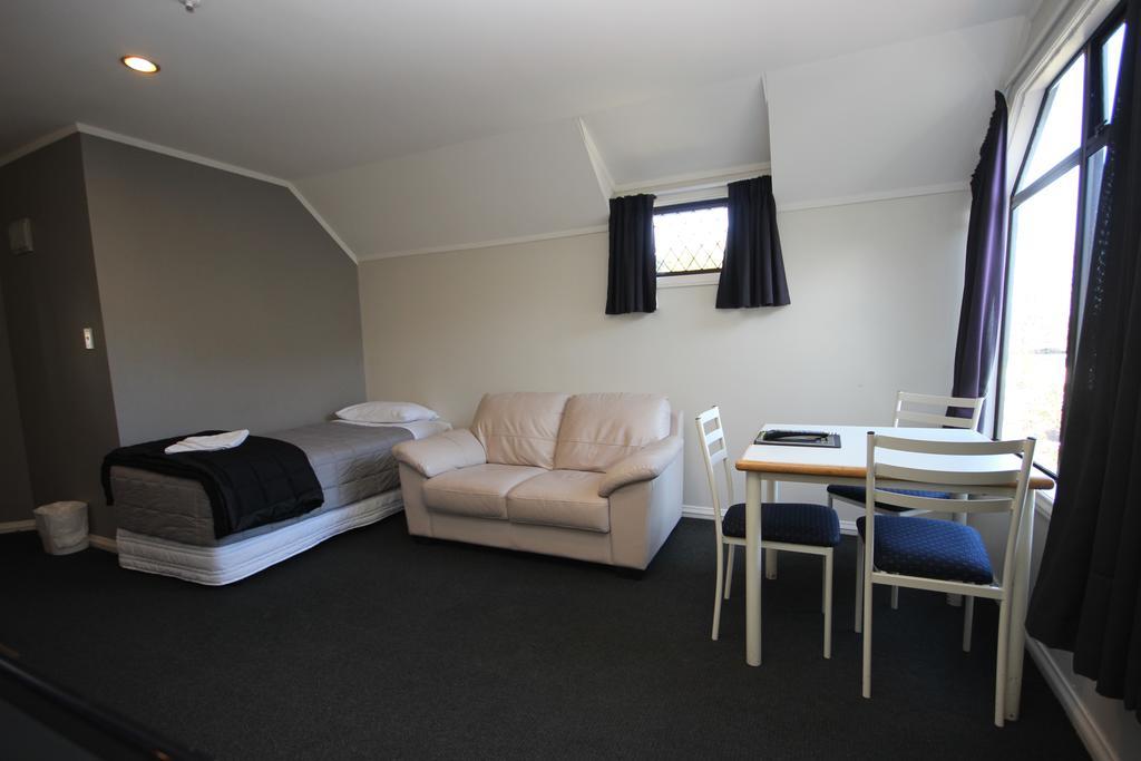 Champers Motor Inn Lower Hutt Bagian luar foto