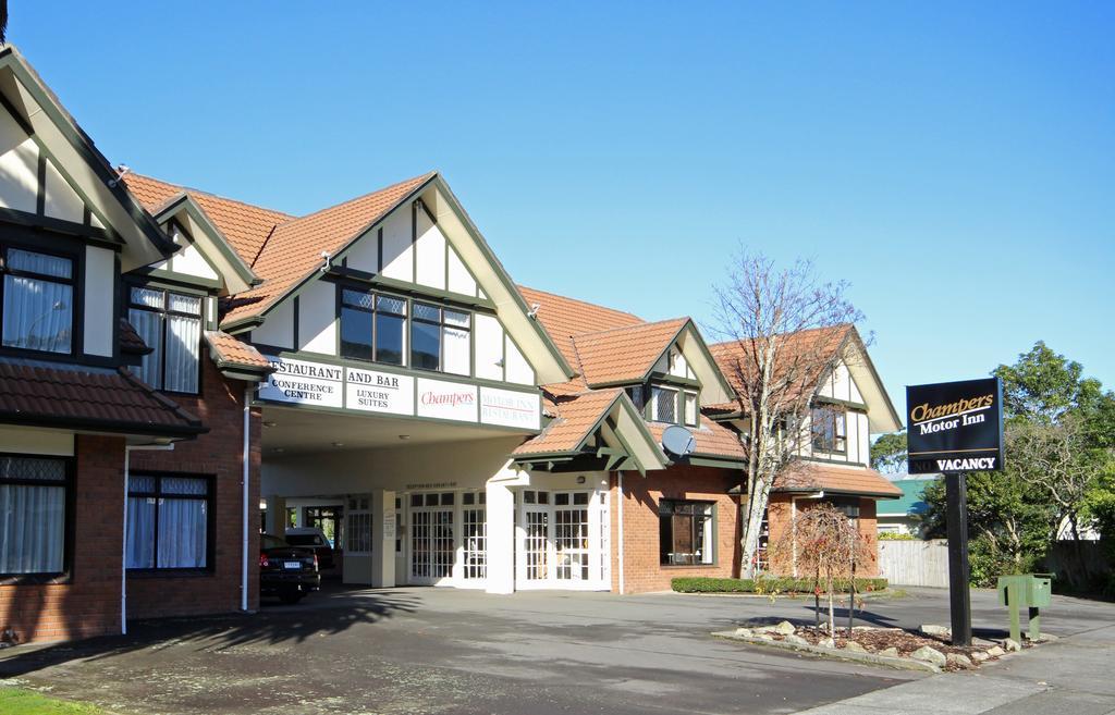 Champers Motor Inn Lower Hutt Bagian luar foto