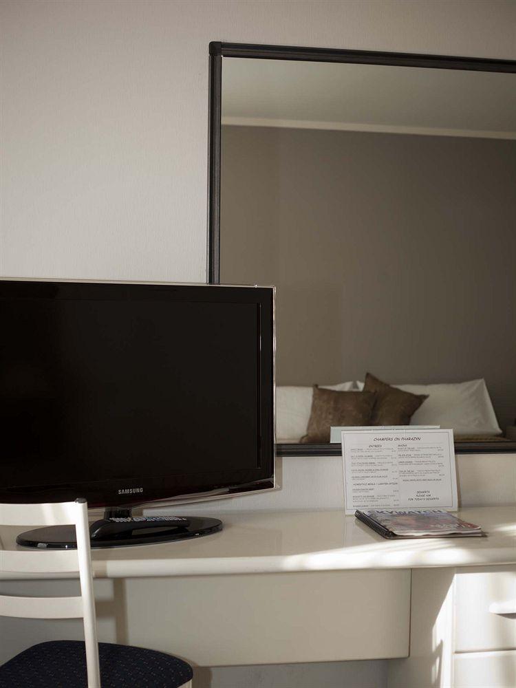 Champers Motor Inn Lower Hutt Bagian luar foto