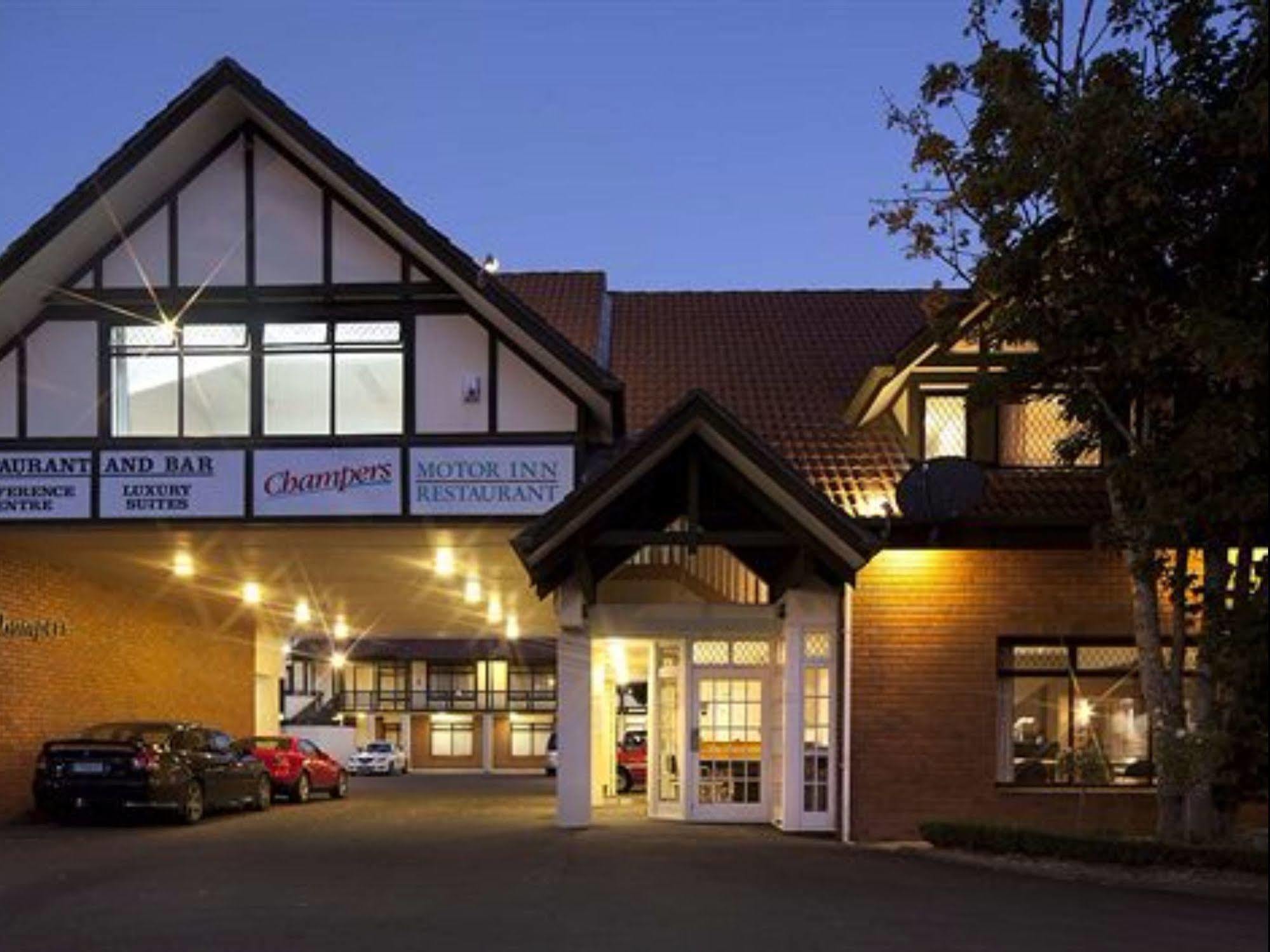 Champers Motor Inn Lower Hutt Bagian luar foto